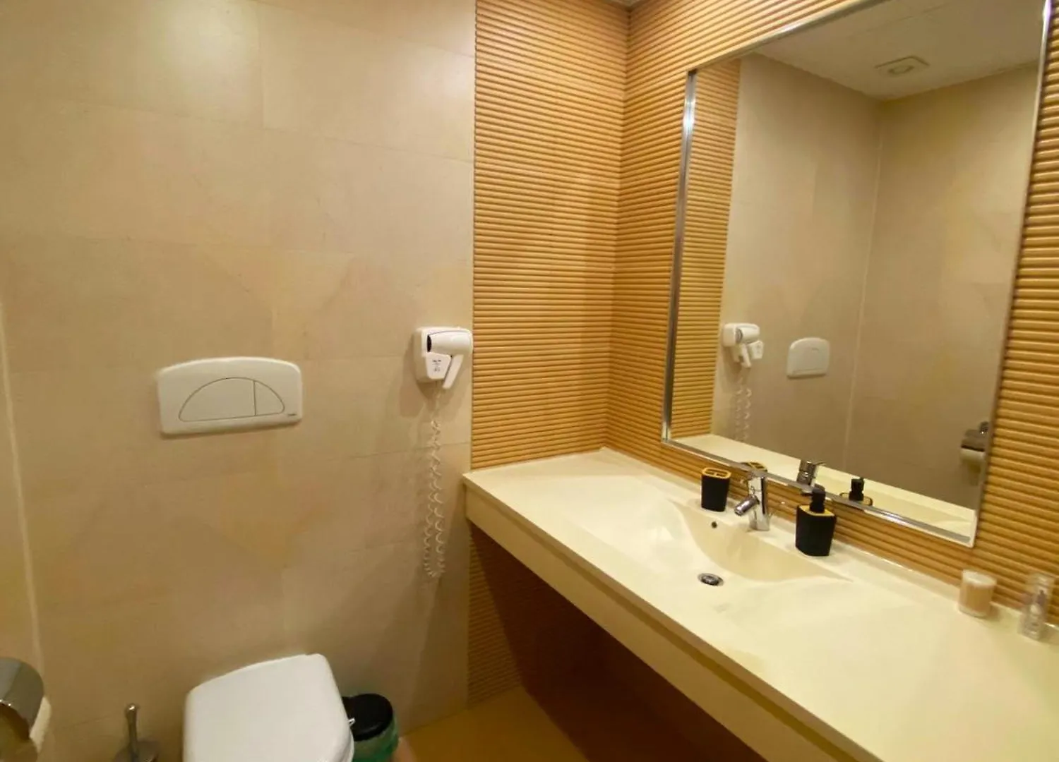 Yamaluxe Apartments - Huge - Confort & Luxury With Great View Bucharest
