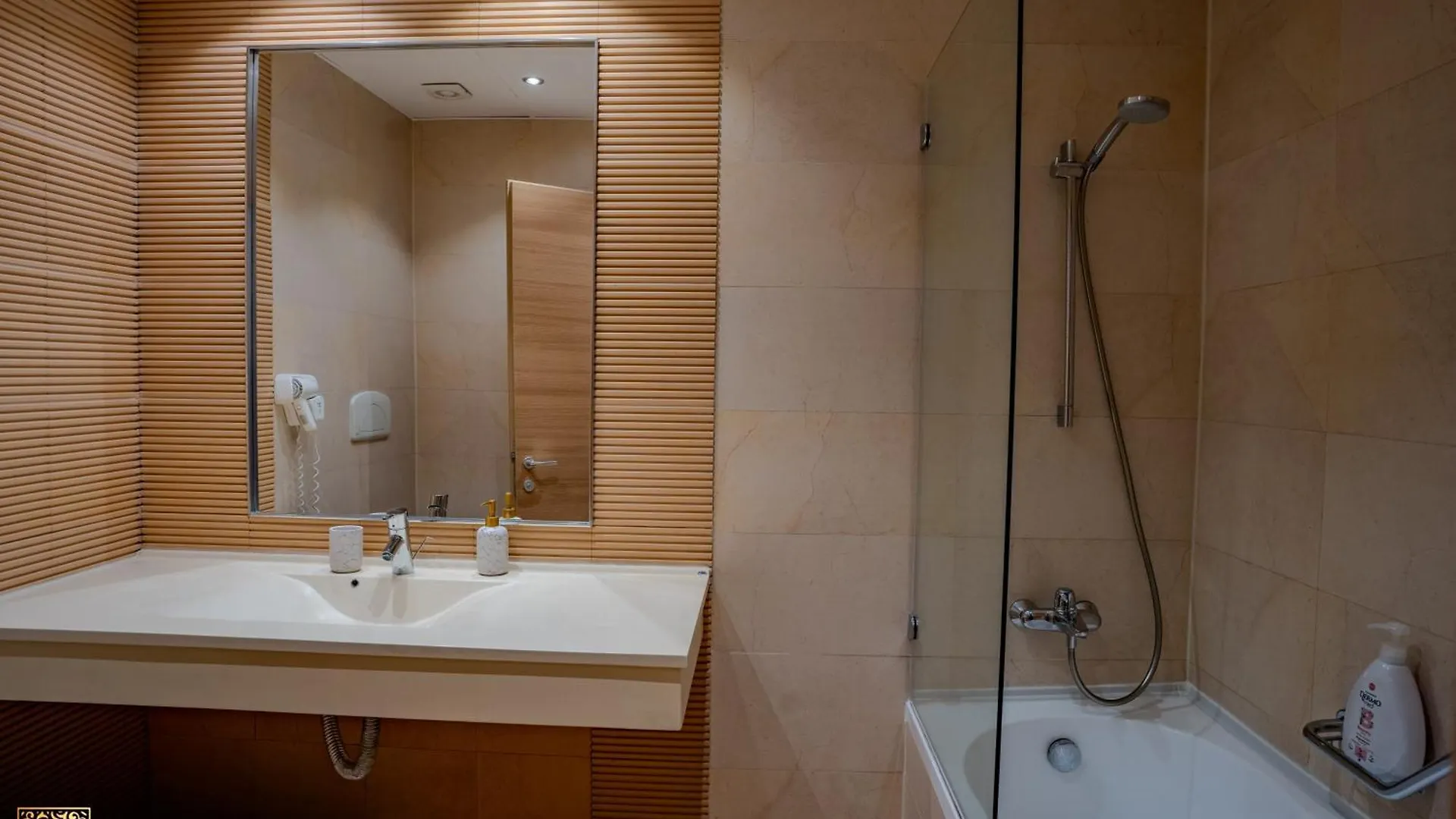 Yamaluxe Apartments - Huge - Confort & Luxury With Great View Bucharest